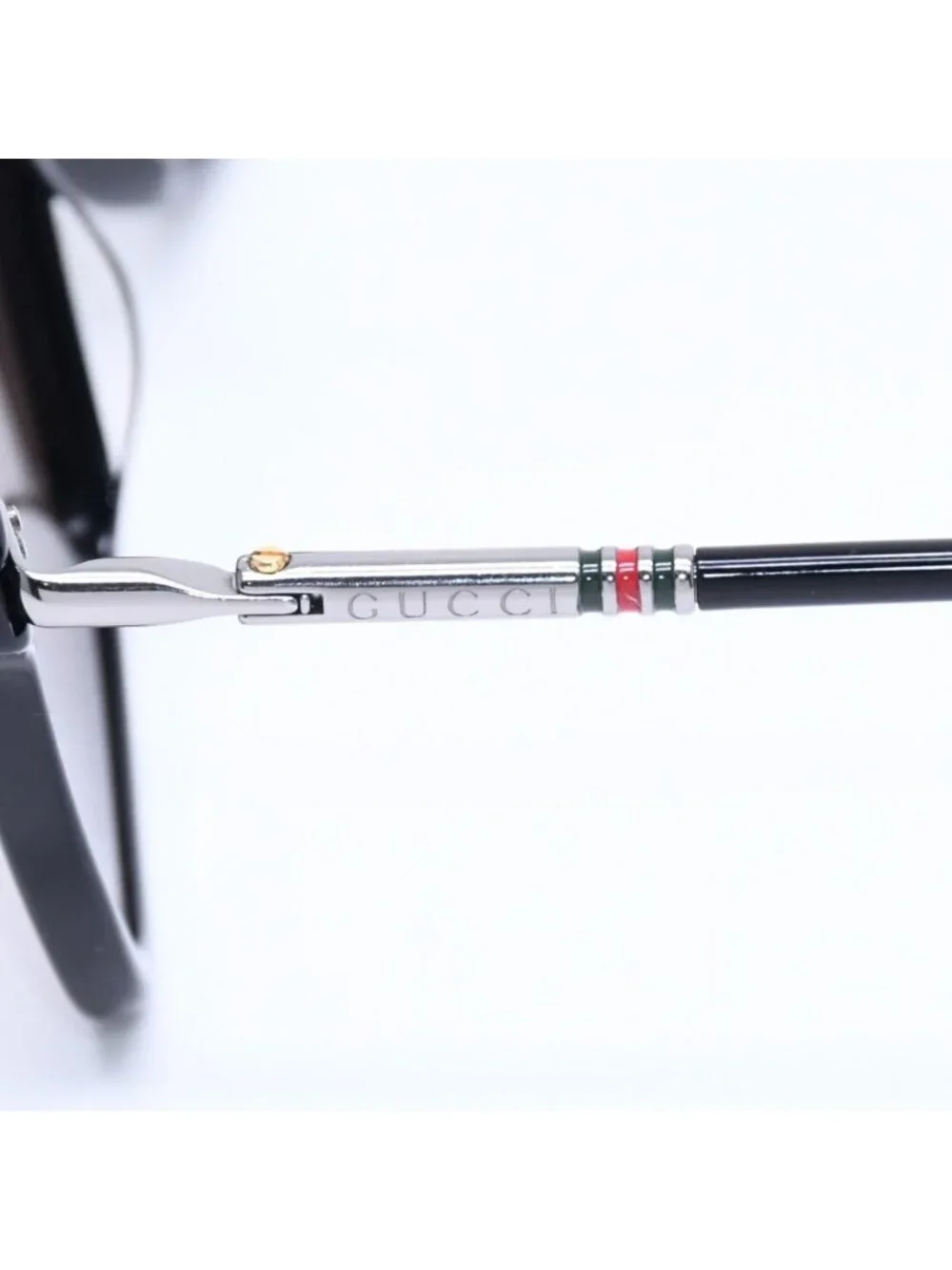 Gucci Sunglasses Eyewear 17 145 Black Red Green Silver